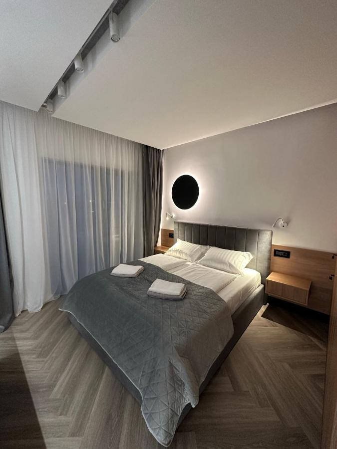 Luxury By The Lake Ap 28 Sibiu Exterior photo